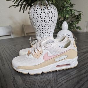 Nike Women Air Max 90 White and Pink Shoes